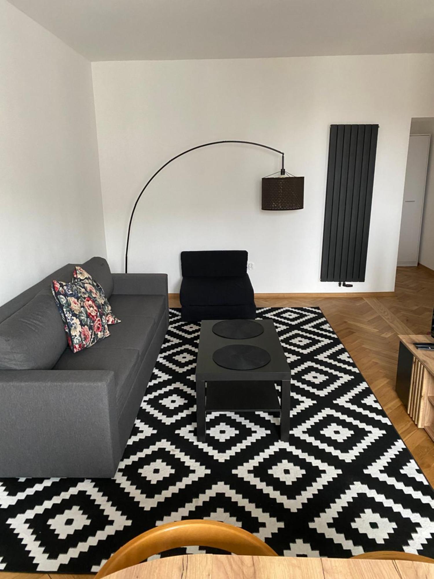 Ohmyhome - Plac Pieciu Rogow - Centrum Varsavia Esterno foto
